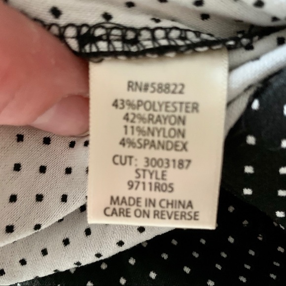 Max Studio Cropped Pants - Picture 5 of 5